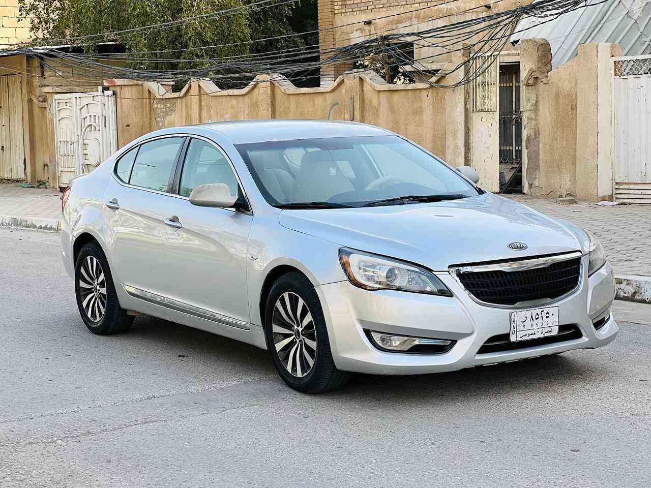 كادنزا خليجي 2012 السعر 93 قابل للتفاوض الاستفسار اتصل *********** خليجي كفاله عامه ضربه وصبغ وتبديل عدا هلال خلفي فقط والباقي كفاله عامه مواصفات شاشه كبيره تحكم ستيرن كشنات كهربائي قطعتين تبريد اشاير مرّي كهربائي حساسات امامي وخلفي مكينه سته 6️⃣ سلندر مكينه وكير مكفولات حداديه جديده تخم تاير تبريد ثلج ❄️ مشروع وطني سنويه ل ٢٩ مكان سياره ذي قار كربلاء, العراق
