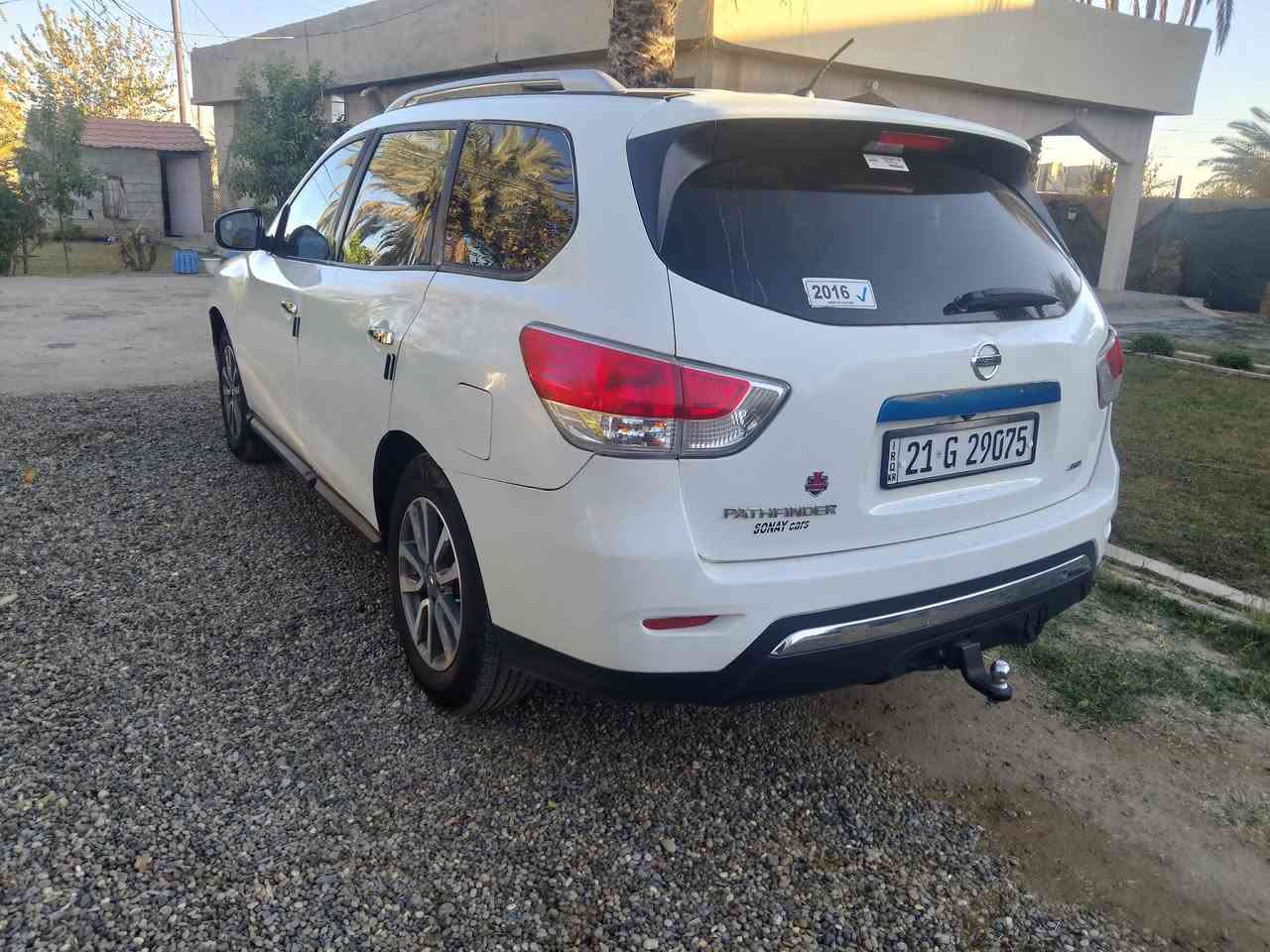 نيسان بافندر موديل  2016سليملنيه بيها  3قطع بدون دواخل سياره جديده وجاهزه كير محرك شرط بيع او مراوس.. السعر  135....***********...***********
