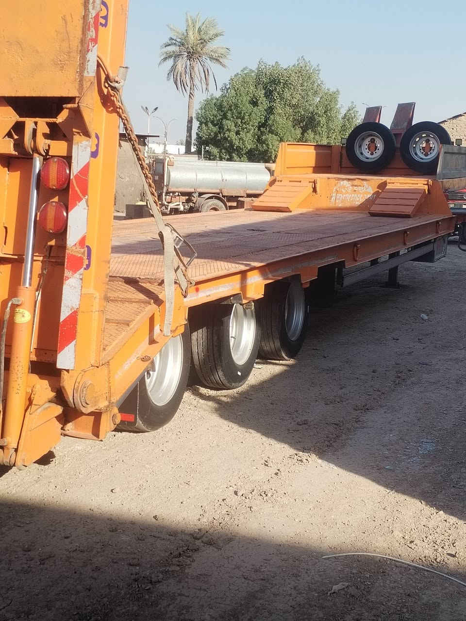 عربانه لودر للبيع ثلاث محاور جوبلس حجم التاير ١٩ ونص جديد مع الويل موديل ٢٣ حداديه الجرف  عنوان بابل مركز
***********
