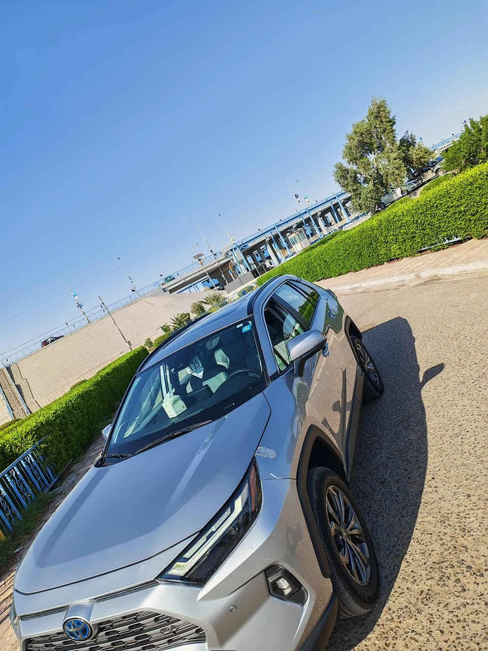 راف فور HYBIRD حجم المحرك 4 سلندر (2.5L)
مواصفات LIMTED :اعلى فئة 
موديل 2023 
السعر 260$ وبها مجال بسيط 
***********
