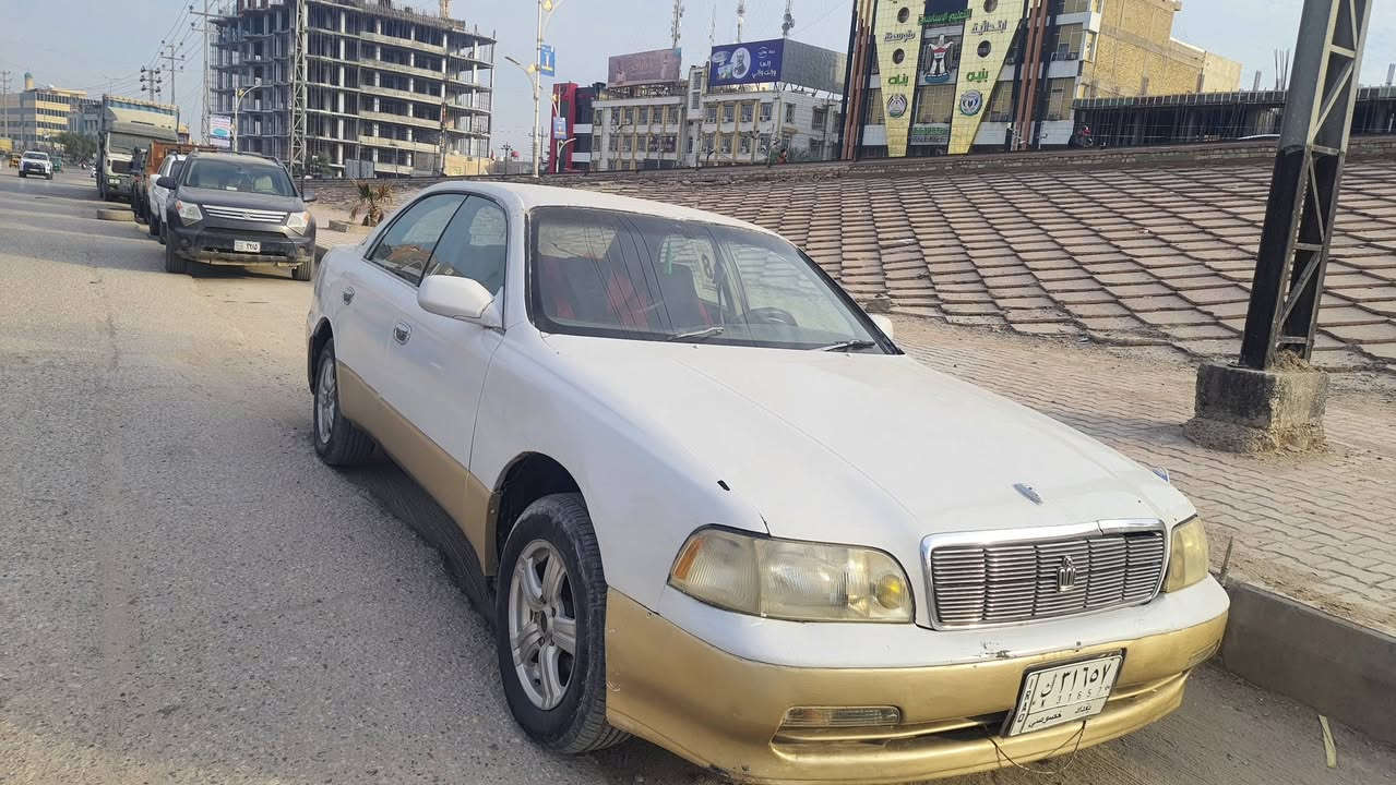 ماجستا ١٩٩٣ مكينة ٣٠٠٠ديلكو رقم بغداد مكفولة من الكصة و التجية و كافة الاصوليات و كير و مكينة مكانها العمارة و راعيها موجود سنوية نافذه و نقصها تبريد ما مشدوده البواري *********** واتساب قفلها ٣٦
