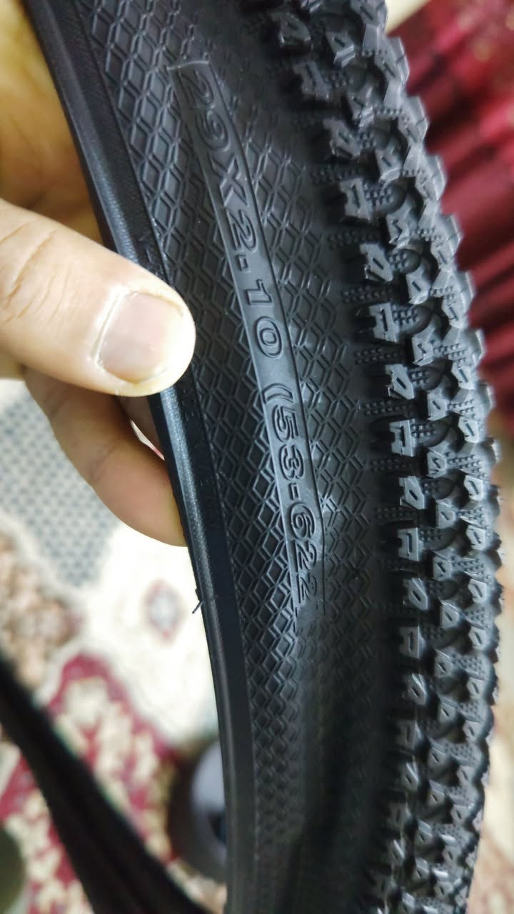 سلام عليكم كباتن
زوج تايرات MAXXIS
حجم 29x2.10.مثل ما موضح بلصوره 
وسرج طبي وركبه متحركه 
السرج 15
التايرات 30
الركبه 5
مكان جزيرة بغداد السياحيه تحياتي
***********
