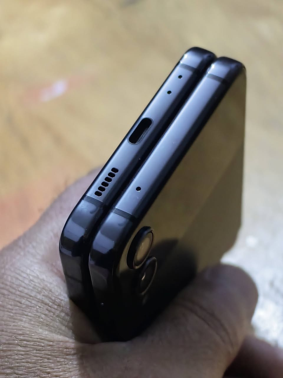 Galaxy z flip 4
كـالكسي زد فليب 4 5g
ذاكرة 128 عشوائي 8+8
معالج سناب دراجون 8 جيل 1 بلص
شاشه داينمك امولد 120 هيرتز
سماعات ستيريو
ipx8
كاميرات من مستشعر سوني 12+12 يدعم 4كي 60 اطار
اماميه 10 يدعم 4كي
بطاريه 3700 بقوة شحن 25 واط ولاسلكي 15
نظيف جدا فقط جهاز وحافظه جلد
بيع او مراوس


**إذا كنت صاحب هذا الإعلان وتريد حذفه لأي سبب، رجاءا أرسل رسالة إلى الدعم الفني**