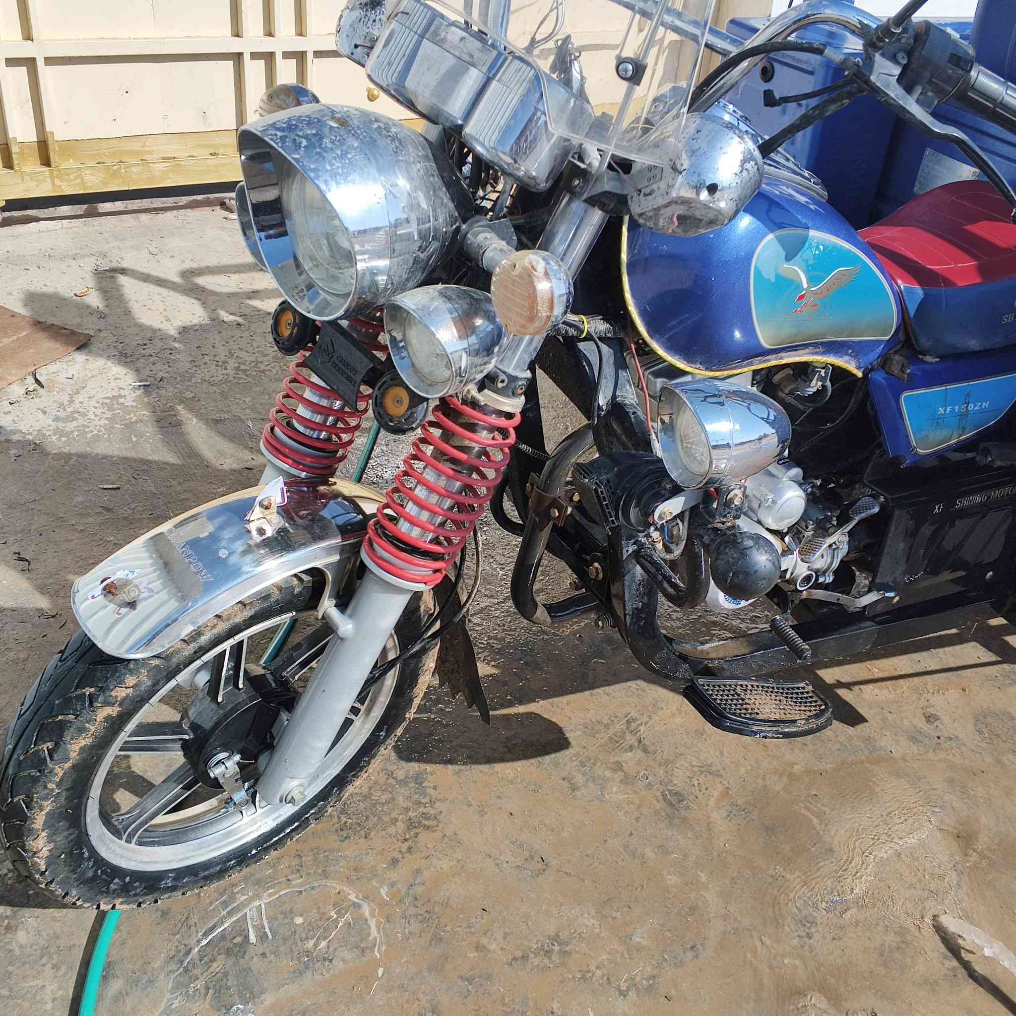 ستوتة لبيع
موديل 2023 فحل 
ستفسار *********** او خاص 
اوراق كاملة 
سعر 1900 بيها مجال
