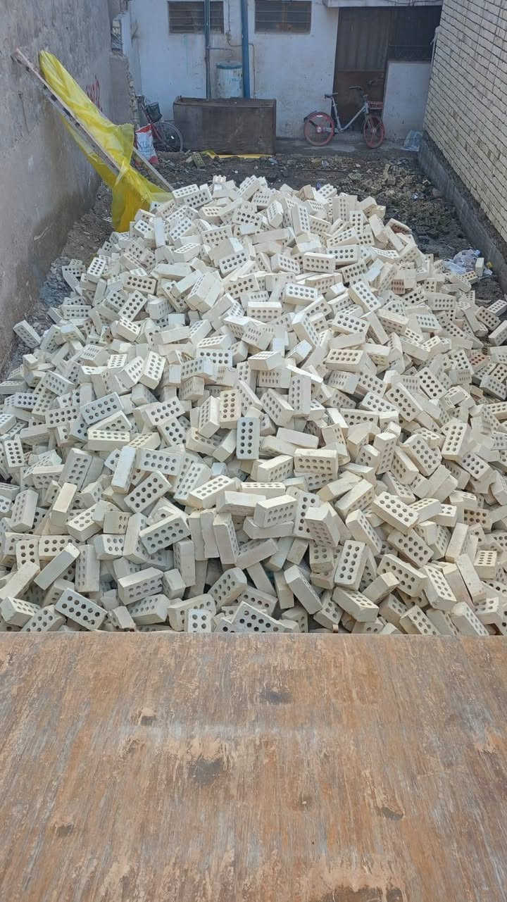 سكلة الأخوين توفرلك كل مواد البناء التحتاجها من رمل وحصو واسمنت وغيرها
بأجودة الأنواع وأفضل الأسعار وأعلى الضمانات 
كلشي تريده يوصلك لحد موقعك وانتة مرتاح
سكلة الأخوين، أساس عليه الأعتماد

📲 تواصل معنا على الرقم: *********** واتساب 
***********
