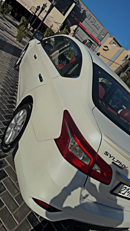 سلام عليكم …"

نيسان سيلفي صالون سينترا (2025) موديل .."
وارد الصين  
لون ابيض ثلجي 
تاير حجم ١٧ ويل رياضي
تبريد قطعتين
رقم سليمانية شرط التحويل 
ماشية ٨٠٠٠ الاف 
شاشة اندرويد 
سنوية جديدة 2030
داخل جلد احمر وارضيات لون احمر
سيارة جديدة بحالة الزيرو 
كفاالة عامة عدا رصعة في خشم البنيد ..
للبيع فقط.."
رقم تلفون ***********
الموقع بغداد 📍
