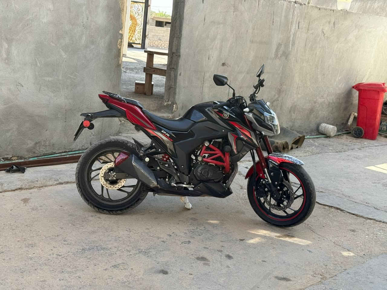 سلام عليكم مطور دي ار مسجل كامل السعر ٢٣ورقه وبي مجال 
***********
