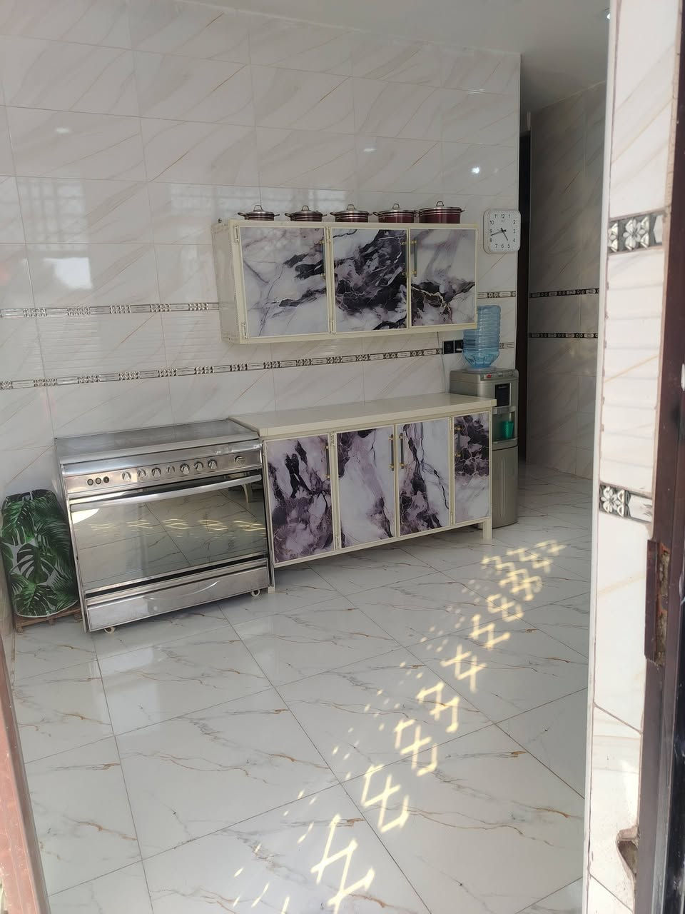 دار المساحه ١٠٠ مربعه للبيع او مراوس قرب الدبيه يم صوره الامام
***********
