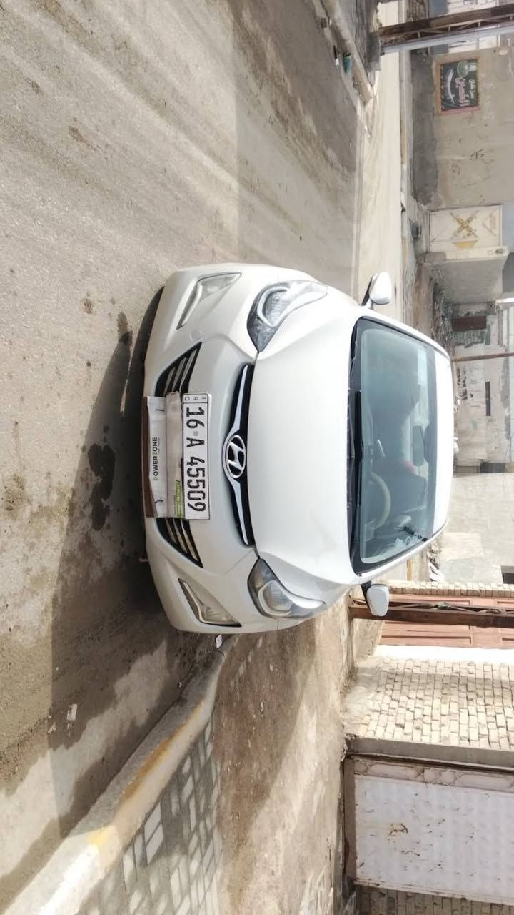 سلام عليكم عندي النتره 2015 خليجي بله 3قطع صبغ من شركه من لسعوديه بدون داخل بسمي رقم ديوانيه مكان ديوانيه تبريد شغال مكينه 1800رقم***********
