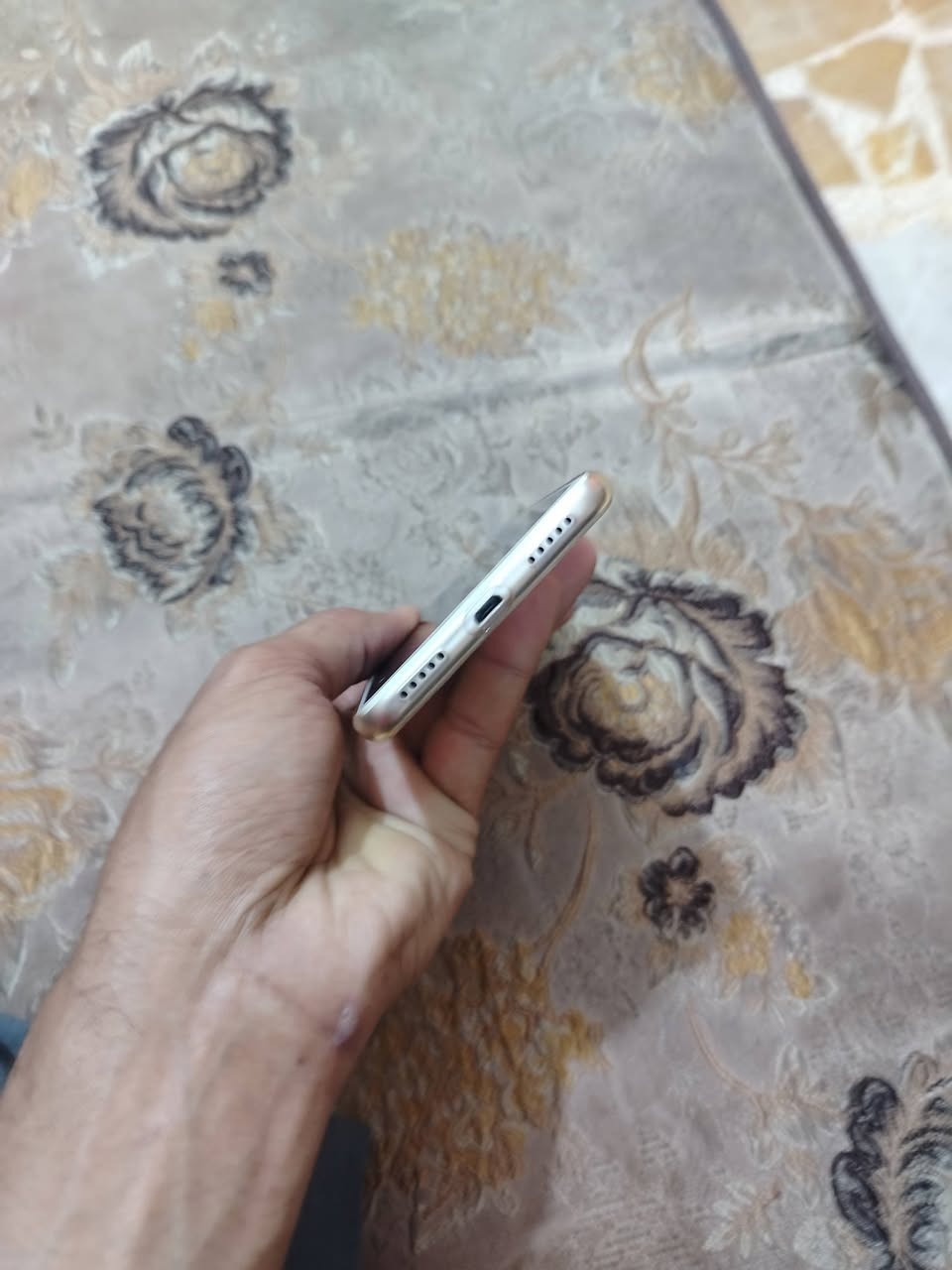 سلام عليكم تلفون مستخدم نضيف جدا نوعيه قديمه شركة شاومي
سعره 80 ذاكره 16
للتواصل ***********
