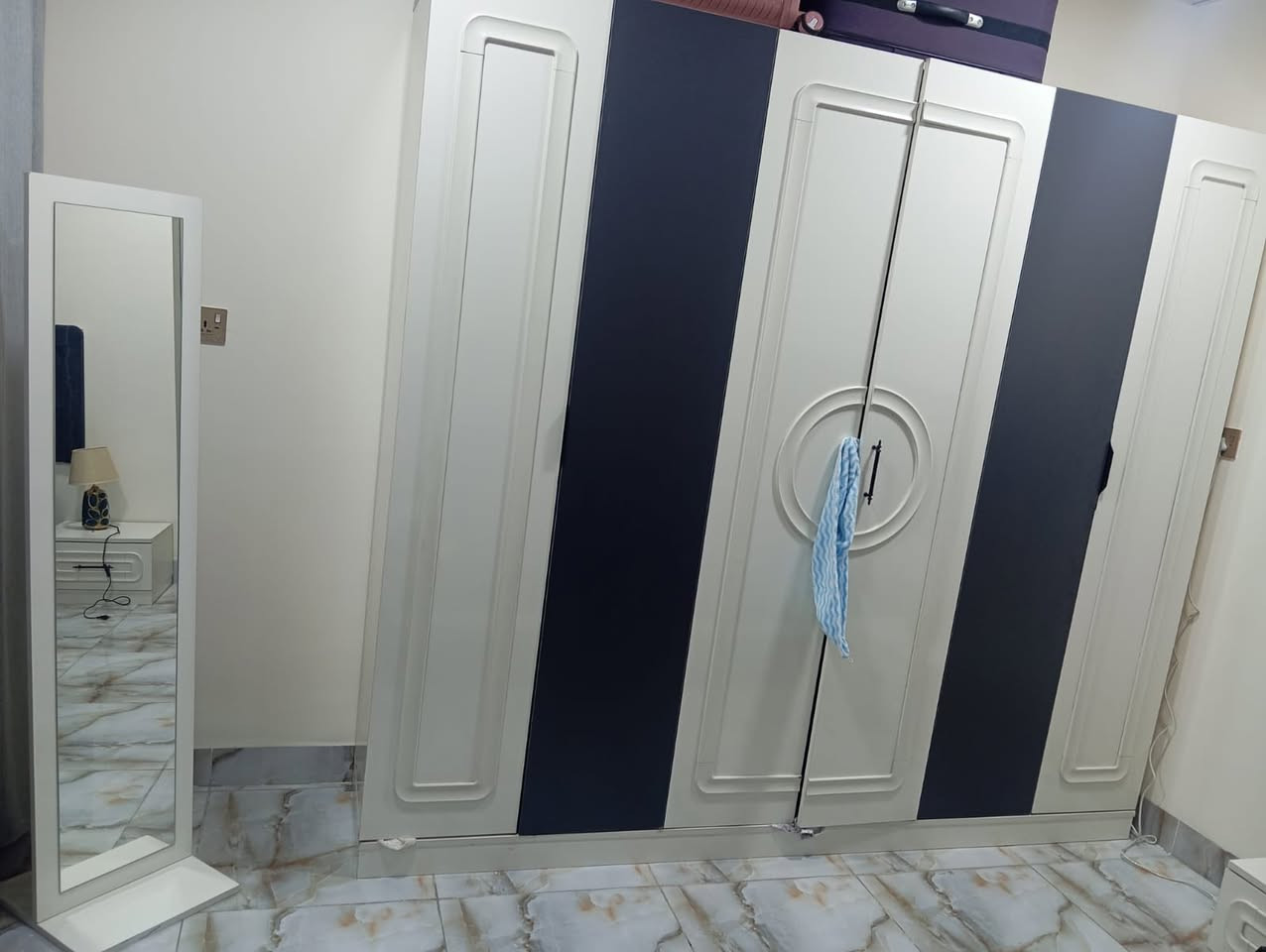 غراض بيت كلهن للبيع جديدات صارلهن ١٥ يوم وكلهن موجوده وصولات بيهن ***********
