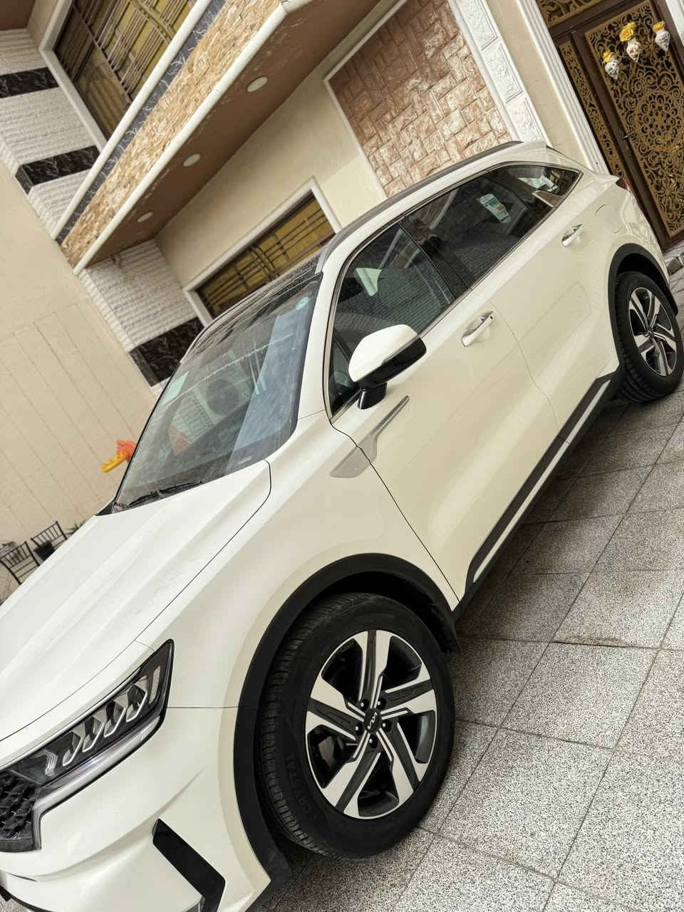 كيا سورنتو  2022 خليجي فول مواصفات مغلفه PPF حمايه السياره مكفوله من الصبغ والتبديل بيها بارد مكانين صغار كلش 

محرك 6سلندر 

ماشيه 47 الف كيلو 

السعرر 282$$بيها مجال للشراي 

للاستفسار اتصل *********** بغداد الاطباء
