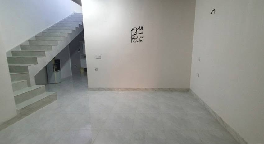 ‬‏: توله فروش: قريب على مدرسة باليسان‬‏: نهاية شارع جامع ابي بكر الصديق
للبيع للاستفسار اتصل ع رقم ***********
