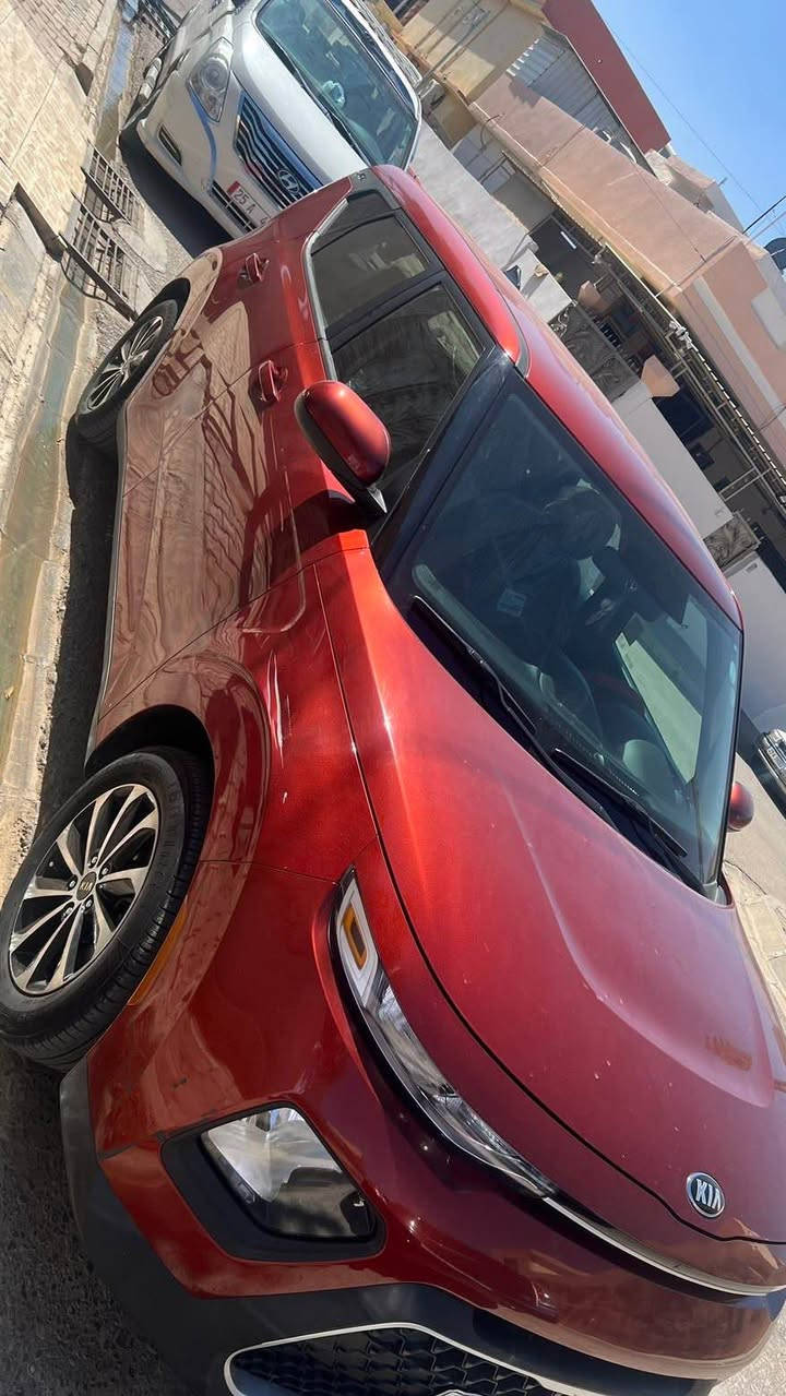 سلام عليكم 
كيا صول 
جاملغ خلفي 
وباب وره سايق مبدل بلادي 
حته بدون ايرباك ماشيه 
100km
سيارت جاهزه من كلشي 
مكاني كركوك 
*********** كركوك, العراق
