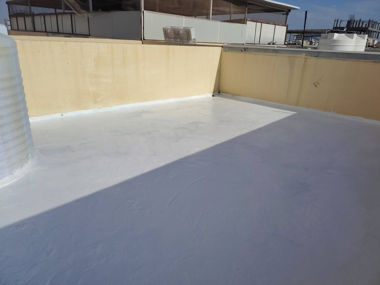 تصليح السطوح ب ماده ضد رطوبه و كذالك صباغ درجه اولى مدارس بيوت دوار حكوميه مكاني النجف لا اتواجد عل الفيس فقط واتس أو اتصال ***********
