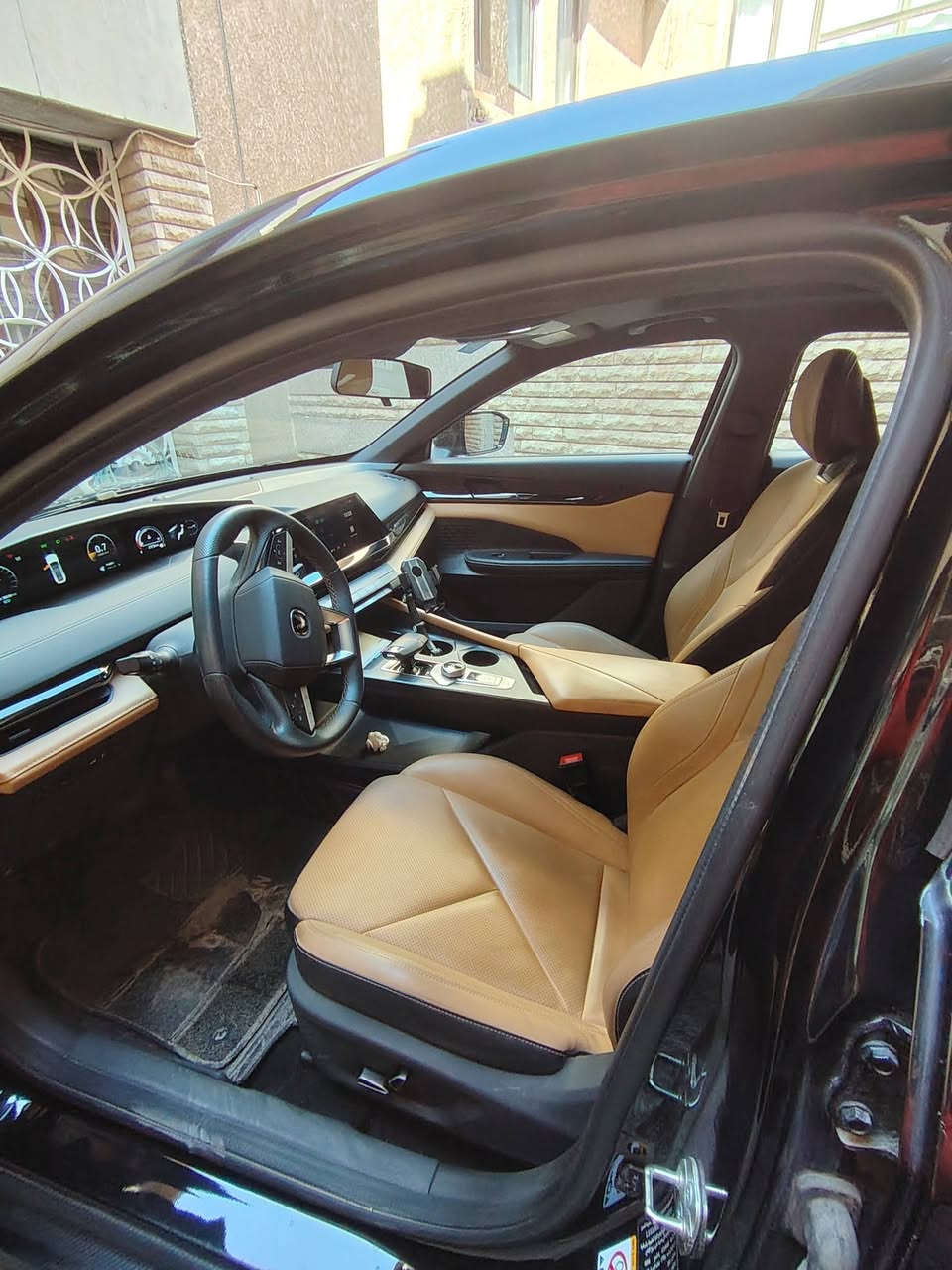 شانجان UNI_V,,,, 2024,,,,***  ضمان شركة البخبت***

سيارة بأسمي رقم بغداد... 

ماشية،،، 36,500 KM

محرك،،، 1500،، تيربو مع كير،، DCT،،، دبل كلج 7 نمرة

 بانزين تمشي،، محسن عادي،، بدون،،، أدوانز نهائيا
 

بانوراما

بصمة  

تشغيل عن بعد

يدات شفط

مري شفط + هيتر + اشاير

جنطة كهرباء

كشنات ال 2 كهرباء

داخل جلد

كشنات تبريد

شاحن لاسلكي

ثلاجة 

4،،، وضعيات قيادة

تحكم بوضعية الستيرن

انارة داخلية متغيرة

كاميرات 360 درجة مع خاصية DVR تصوير دائم أثناء اطفاء السيارة

حساسات 360 درجة

اوتو هولد 

ترحيب اثناء الاقتراب

فتح الجنطة عند الاقتراب جنطة لمس كهرباء الفتح وبالعكس 

 رادار امامي مانع تصادم + تحديد مسار + مثبت كروس 

كزوز بلادي رياضي  

اربع جام اوتو عند غلق السيارة تنغلق 4 جام + بانوراما والعكس كذلك
 

٪السياره بيه جاملغ جهة اليمين مصلح. 

**بغداد،،، جادرية **

رايدها ب(168)ورقة

(,,***********,,) اتصال،،،،،، واتساب.
