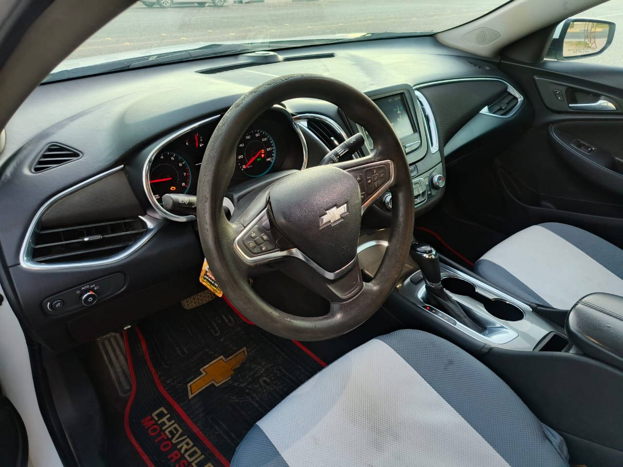 سلام عليكم
ماليبو lt ٢٠١٨ حادث موضح صور للسونار 

راعيهه موجود شرط التحويل 

مواصفات معروفه 
السعر ٩٥ مجال للطيبين 

مكان السياره بغداد 

***********
