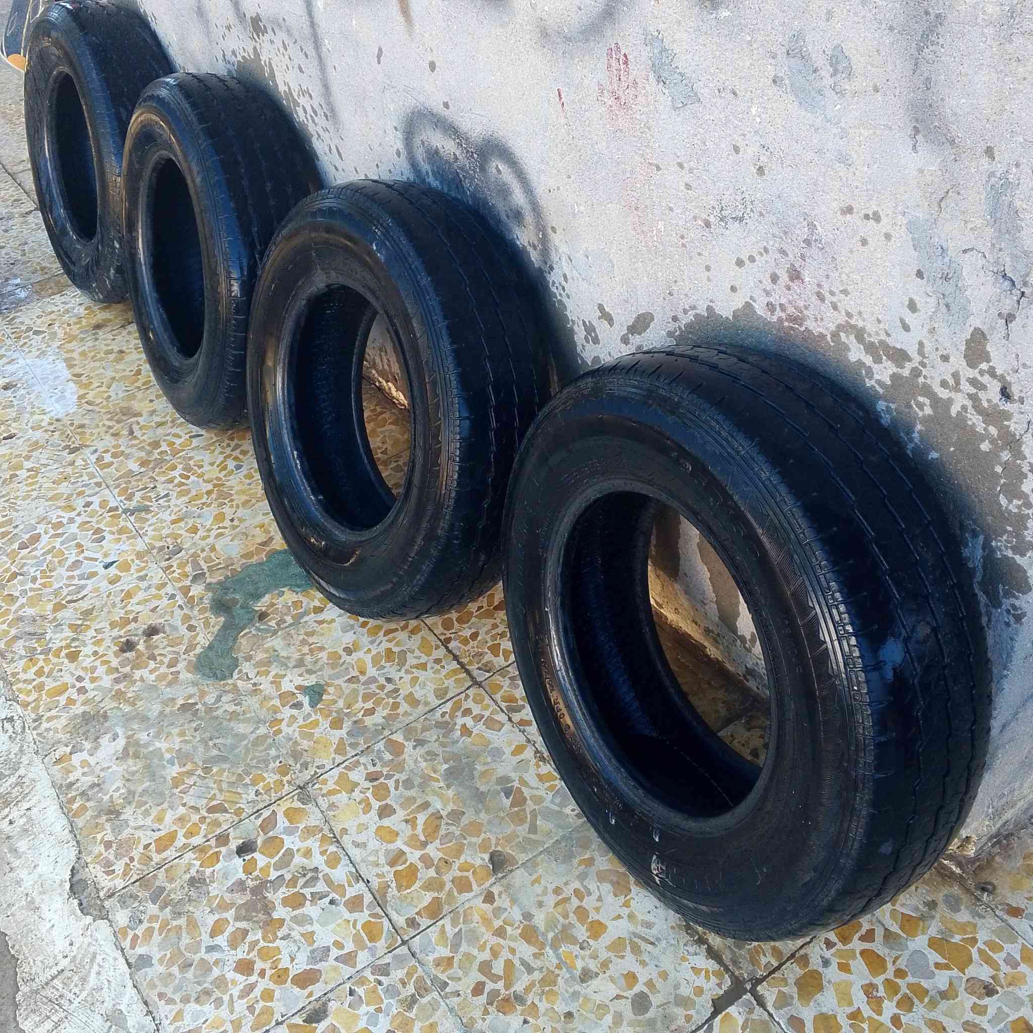 السلام عليكم تايرات البيع  مال فتون عنايات نضاف‏‪***********‬‏ مكان بغداد المعامل
