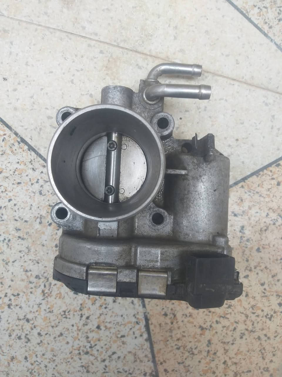 سلام عليكم عندي اجويتر اوتوماتيك مال سيارتي بعتهه تفصيخ ضمان اسبوع ***********
