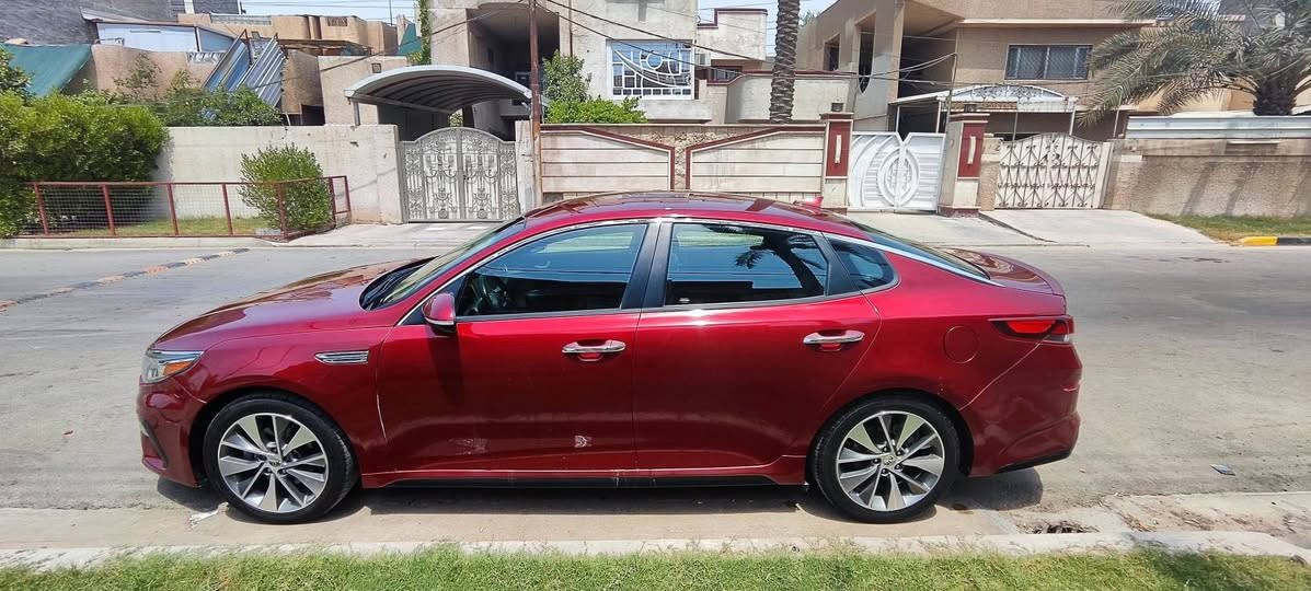 السلام عليكم
Kia Optima S 2019
وارد امريكي 
حادثها چاملغ السايق مصلح بدون ايرباگ
صور الحادث مرفقه
لون السياره ماروني

المواصفات 
1) كاميرا خلفيه
2) مكينه 2,400 GDI
3) شاشه كبيره Android Auto و Apple Car Play
4) رادار امامي و خلفي و جانبي
5) حساس خلفي 
6) تحديد مسار 
7) مثبت سرعه 
8) كشنات جلد و مخمل
9) كشن السائق كهرباء
10) تحكم بالستيرن
11) اشاير بالمري
12) نقطه عمياء
13) لد امامي و خلفي
14) حساس اطارات
15) ثلاث وضعيات قياده ايكو و عادي و سبورت

رقمها بغداد
السياره ماشيه 77 الف ميل قابل للزياده 
للتواصل وتساب ***********
