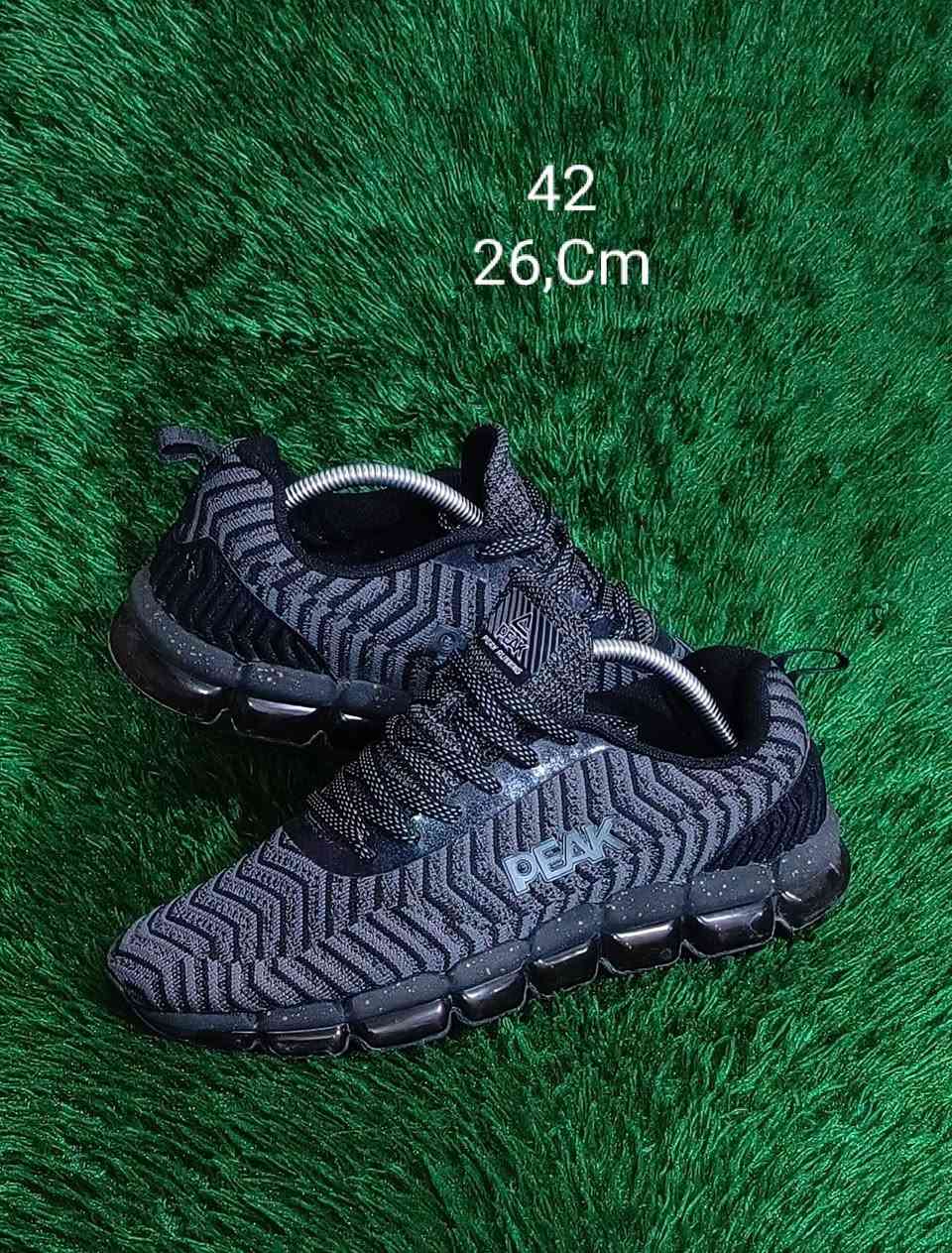 احذيه باله👟فقط درجه الاولى نظافه 💯 
قياسات مختلفه  وماركات عالميه 
لمعرفة الأسعار راسل الحساب 📱 
***********💐
يوجد توصيل جميع المحافظات 🚛
