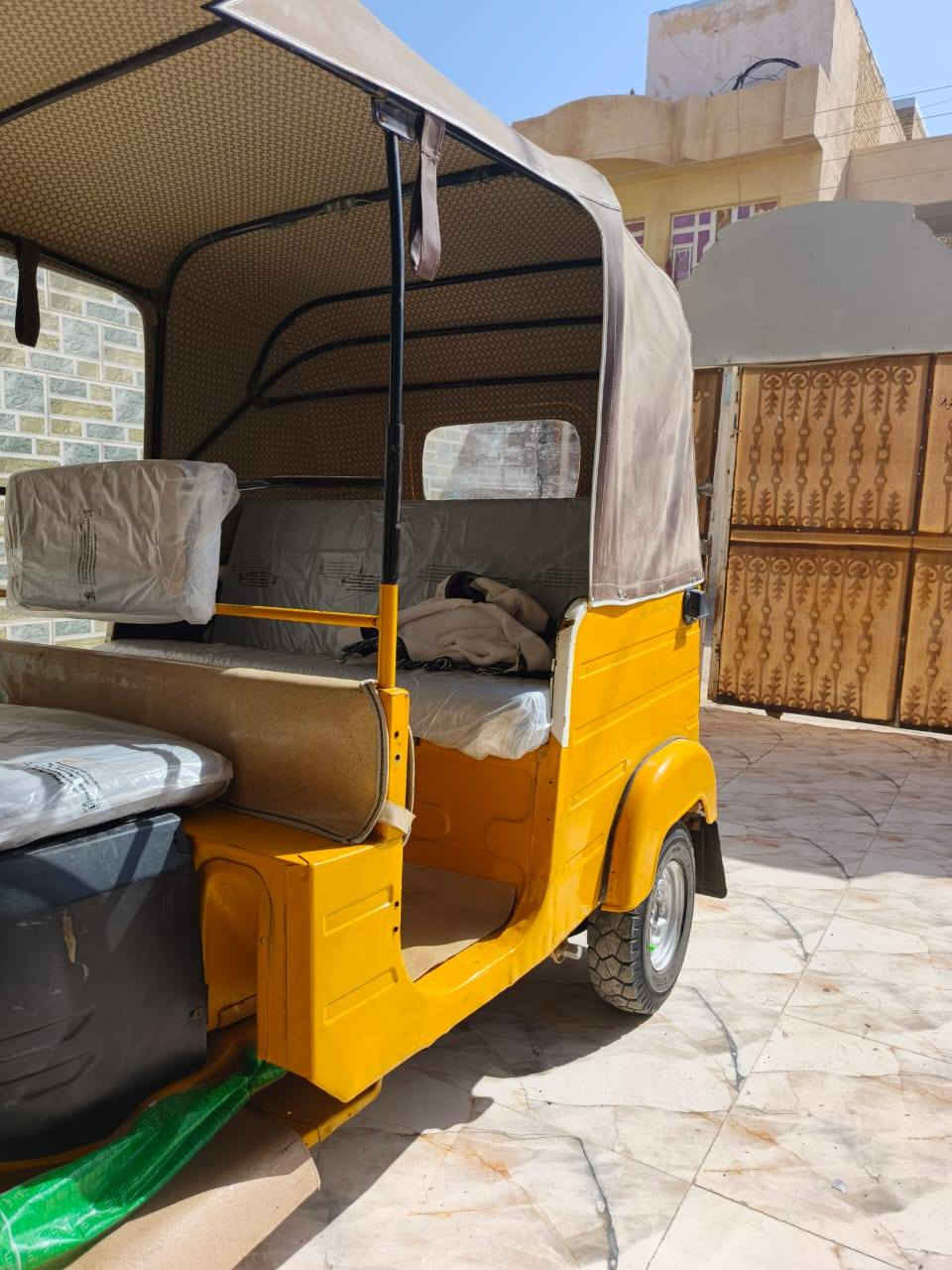 تك تك للبيع موديل 18 رقم  داخله بل19               ! نضيفه السعر خاص ***********
