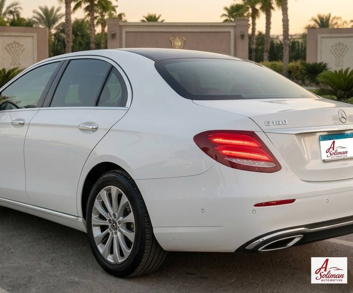 #MercedesBenz   |   #E_180_Exclusive_2017 
​ الأيقونة الألمانية بالفئة الفاخرة | Exclusive | التي تجمع بين كلاسيكية مرسيدس العريقة والتكنولوجيا المتطورة

​📋 مواصفات السيارة :
#الموديل : 2017  (  #أعلا_كماليات )
#العداد : 57,000 كم فقط (استخدام راقٍ جداً وبمعدل قليل)
#الدهان : فابريكا بالكامل ( بدون أي جرام بويات أو تعديلات )
#الرخصة : حتى نصف عام 2027 ( نقل ملكية فوري )

      ​✨ الإضافات والتجهيزات :
بانوراما - أبواب شفط - شنطة كهرباء - سماعات بروميستر 
ستائر أبواب- كراسي ميموري - كراسي مساج - عداد ديجيتال 

​حماية كاملة ( Protection Film ) : هيكل السيارة مغطى بالكامل بطبقة حماية بضمان 10 سنوات ( بدأ من عام 2023 ) لحمايتها من الخدوش وعوامل الطريق
​عازل حراري أصلي : زجاج السيارة مزود بعازل حراري من شركة 3M العالمية لعزل الحرارة والأشعة فوق البنفسجية وخصوصية تامة
​حماية داخلية ( Nano Coating ) : الكراسي والمقصورة الداخلية محمية بالكامل بتقنية النانو لحمايتها من السوائل والأتربة وبقاء الجلد بحالة الفابريكا

​فئة الـ Exclusive بنجمتها الكلاسيكية على غطاء المحرك 
            تمنحك هيبة لا مثيل لها على الطريق

📞 #للتواصل : [  01064894391  ]
​A. SOLIMAN AUTOMOTIVE القاهرة الجديدة, القاهرة


**إذا كنت صاحب هذا الإعلان وتريد حذفه لأي سبب، رجاءا أرسل رسالة إلى الدعم الفني**