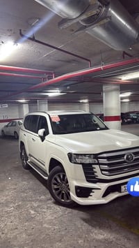 لاندكروزر GXR • ٢٠٢٤ • ١٢٠٠٠ كم