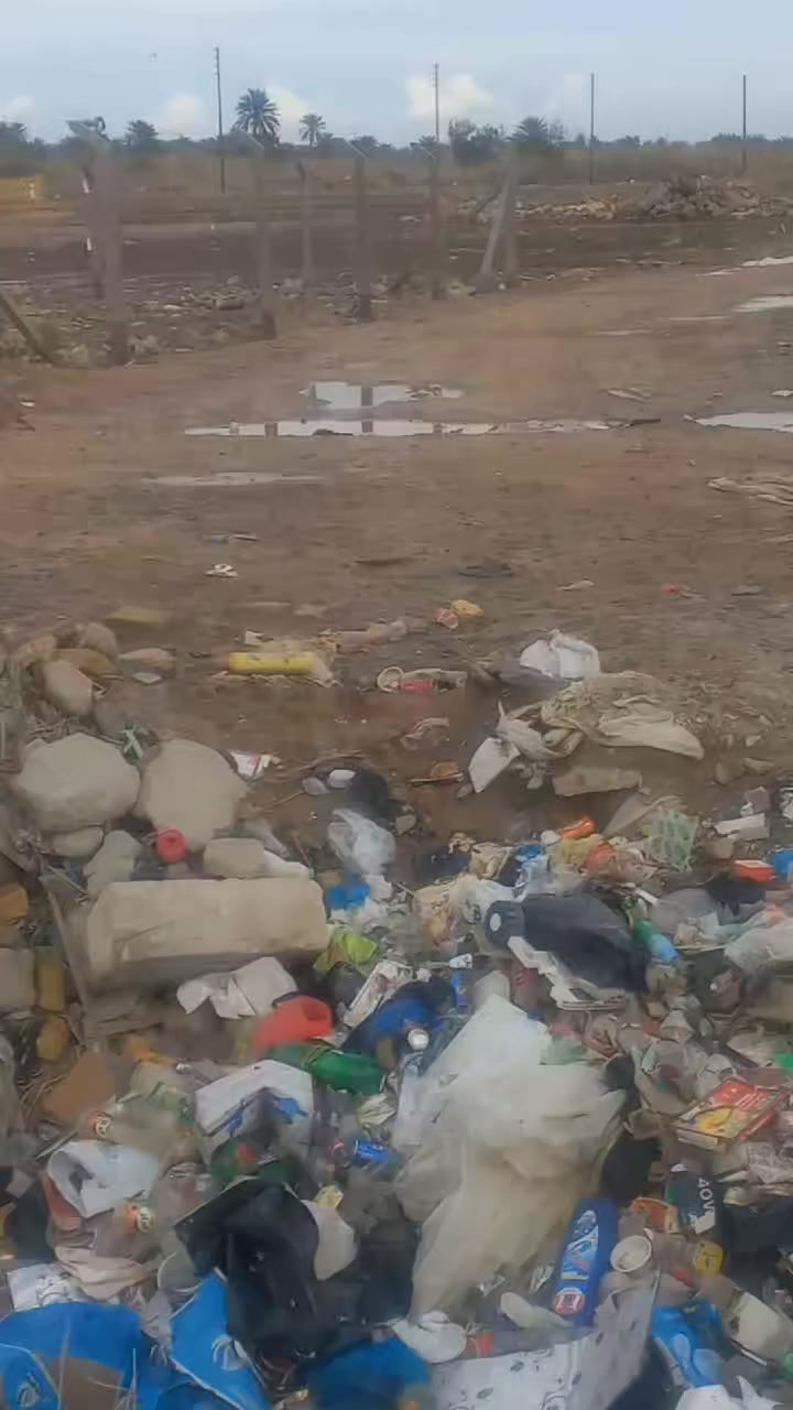 السلام عليكم قطعه للبيع زراعي مساحه 300م الاسكان الصناعي قرب مدرسه الحريه قريبه على الحولي خدمات ماء وكهرباء الشراي يخابر ***********
