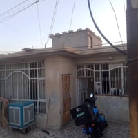 بيت للبيع • ٢٠٠م • غرفتين