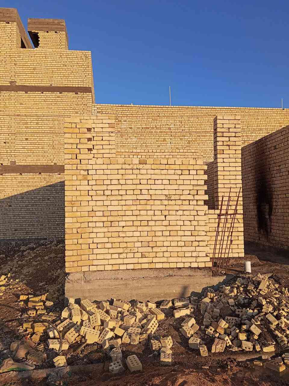 سلام عليكم خلفه متفرغ للبناء الدقه في العمل ولتزام في موعد العمل للأستفسار تواصل خاص او واتساب ***********ابو مريم
