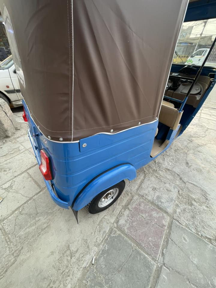 السلام عليكم تكتك للبيع 2020/6/20 اوراق اصليه كامله مكينه خير من الله لا تنقيص ولا تبخير دوشمه سفاري تخم جاملغات برده جادر مسجل دبلات كهربايئات  كله جديد السعر 5250 وبيها مجال مكاني الامين الثانيه
***********
