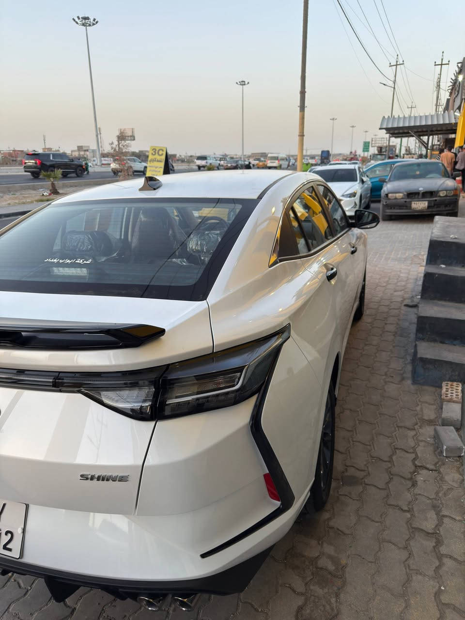 السلام عليكم للبيع دون فنك شاين موديل 2025 رقم اربيل
سيارة جديدة بعدها مثل مموضح بالصور وبضمان
مواصفاتها 
1_ بصمة تشغيل + دخول بصمه
2_ صندوق كهربائي بالاضافة مساحه تخزين كبيرة 
3 _ شاشة لمس كبيرة 
4_ تحكمات ستيرن
5_كامرة خلفية
6 مكينة 1500 اقتصادية بصرف الوقود جداً 
7_ مقاعد رياضية 
8_ سيارة ماشية 4000  كيلو متر بعدها زيرو
9_ كيرها رياضي 6 سرعات
10_ هاند بريك
سعرها 125$ ورقه قابل للتفاوض للجاد بشراء 
رقمي: ***********
عنواني البصرة _المعقل
