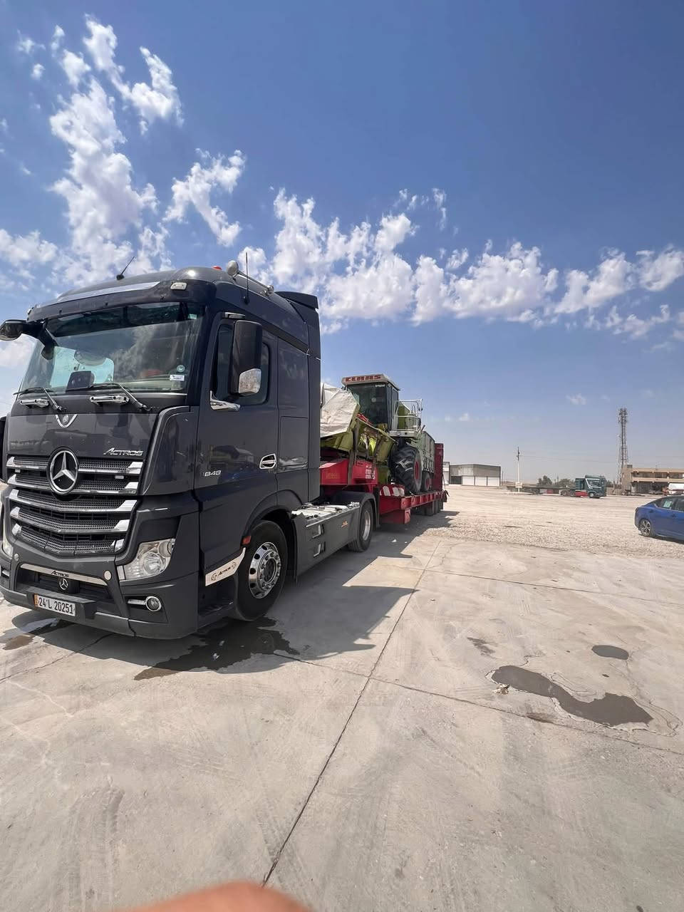 ((يوجد لودر لنقل الحواصيد 🚜🌾—وجميع الاليات ++***********))
