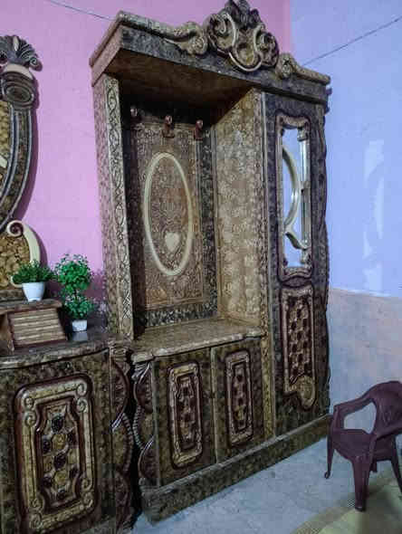 غرفه اخشاب نضيفه وسعرها مناسب مكاني كربلاء ***********
