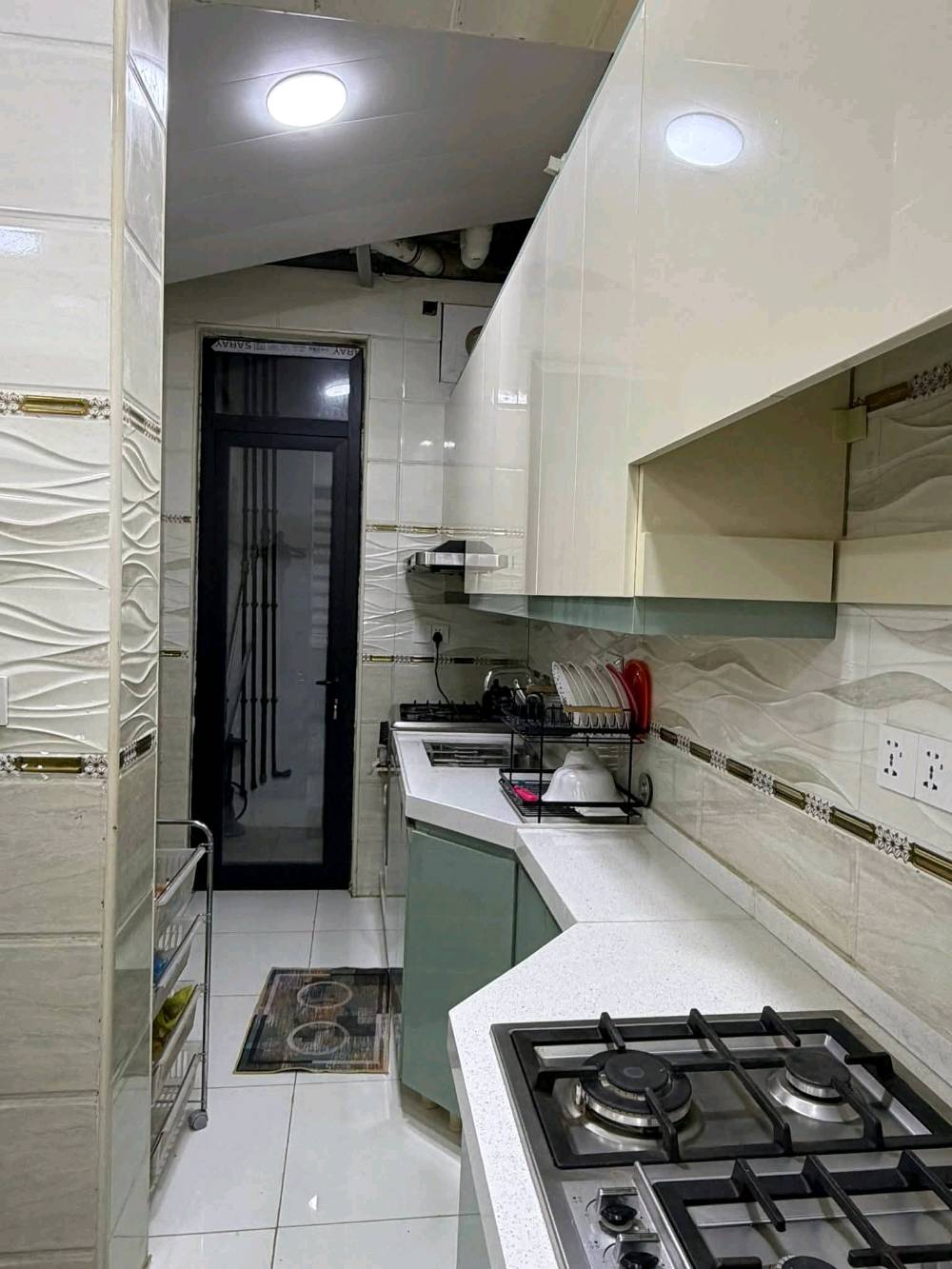 حلة / حي الإمام شارع الكابينات المساحة ٢٠٠ م طابو صرف طابقين بناء حديث ٦ غرف نوم سويتات