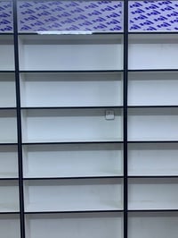 فاترينات +ميز جام عدد 3 + ميز مكتب للبيع  كاملات ونظيفات بمعنى الكلمة ...