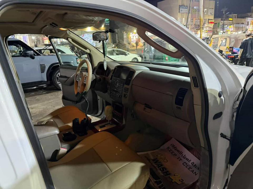 السلام عليكم شباب 
نيسان باثفندر 2010 السياره خليجيه 
مواصفاتهه فول الفول دشبول ارماده شاشات عدد 2 بلادي 
السياره مكفوله من كلشي ماعدا صار بيهه صبغ ربع البنيد اثر طخه بسيطه والدعمايات للجماليه  غير هذا الصبغ مابيهه
ماشيه 172 الف كم 
السعر 118 وبيهه مجال بسيط 
مكانهه بغداد البنوك للاستفسار اكثر 
***********
