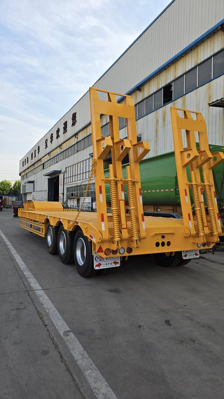 “Check this out — my 13m triple axle lowbed trailer, built for 70-ton excavator hauling.”


**إذا كنت صاحب هذا الإعلان وتريد حذفه لأي سبب، رجاءا أرسل رسالة إلى الدعم الفني**