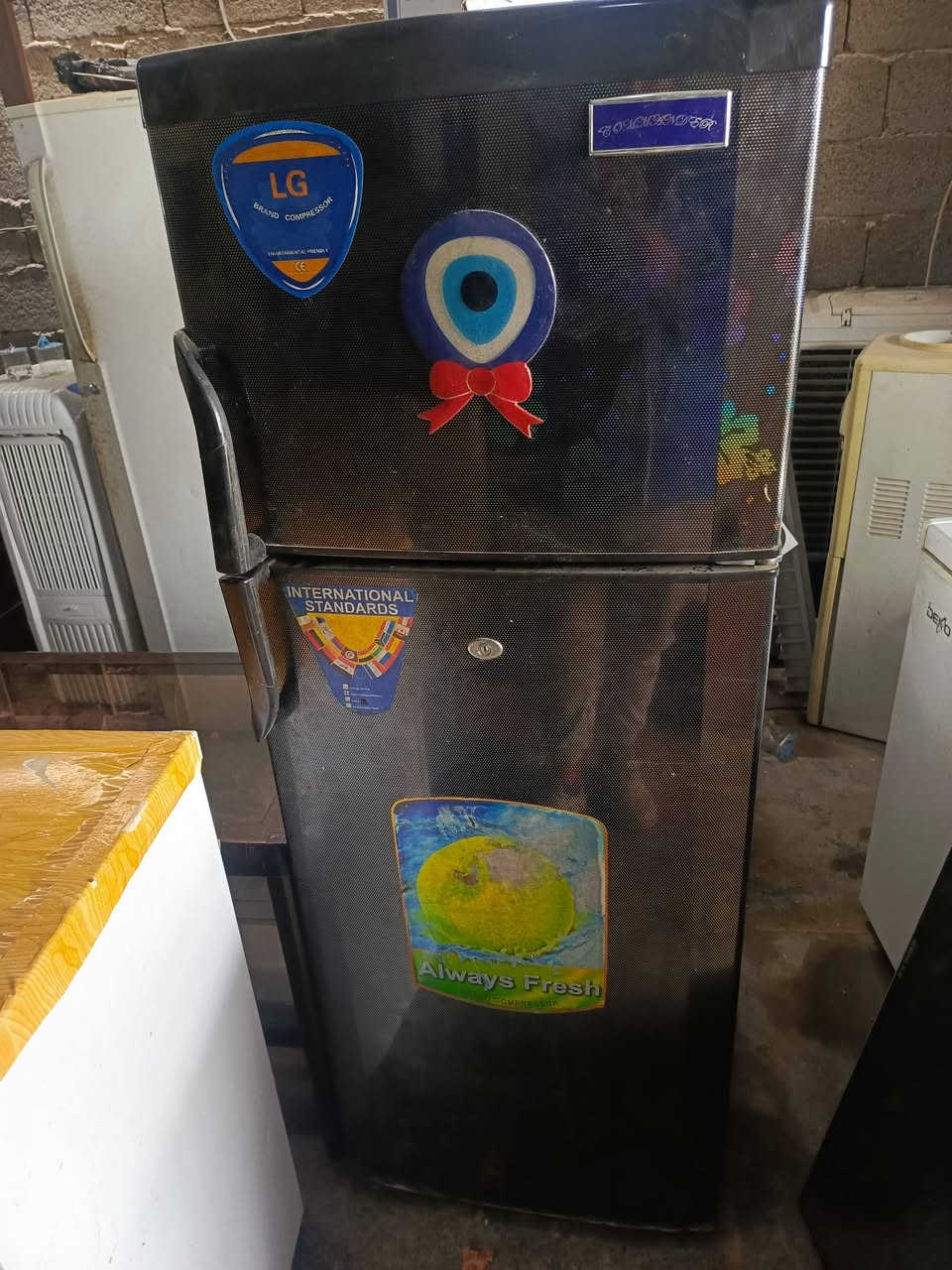 بلازمة 43  ثلاجة ومجمدة كلش نضيفات ***********
