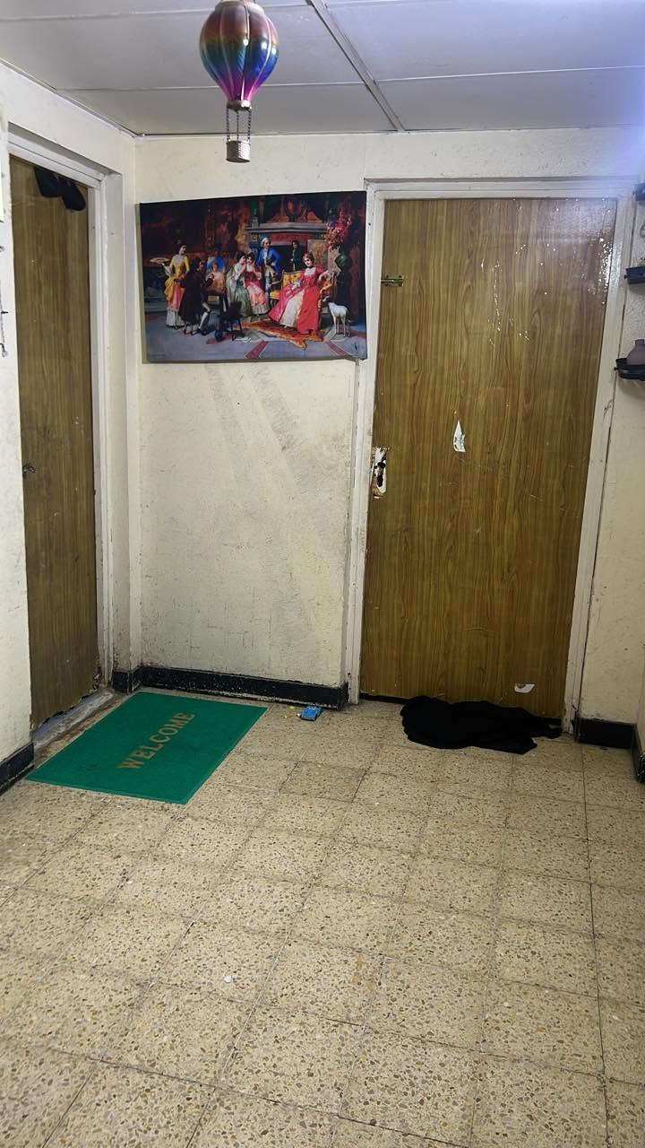 السلام عليكم
للبيع شقه  فى مجمع القادسيه  طابق ارضي قرب جامع الجهاد مكان كلش حلو مميز ع الشارع تتكون من غرفتين نوم ومطبخ  حار وبارد وستقبال جبير وصحيات داخليه  وحديقه جبيره للاستفسار ع 

***********
