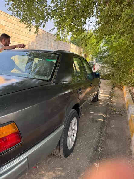 دب مارسدس موديل ٩٠ رقم واسط سيارة بآسمي سنوية 2027 القواعد بلادي المحرك 2500 السعر 55وبيها مجال رقم الهاتف ***********
