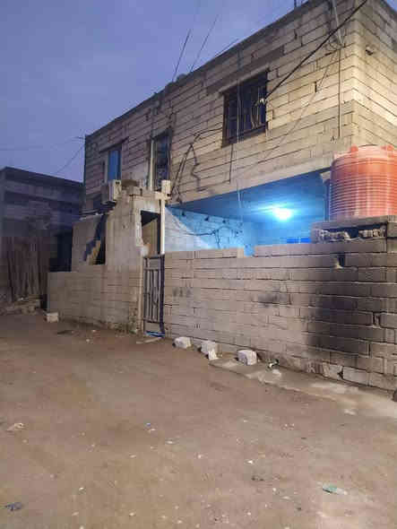 #اسعد_الله_اوقاتكم_بكل_خير⁉️👋🏼 

دار للبيع 

#مساحه 240

#جنس_العقار:: وقف سني مسجل و كامل 

#العنوان:: البصرة أبو الخصيب منطقة كوت ثويني 

#يحتوي على اربع شقق 
كل شقة غرف و ديوانيه 
مطبخ و حمام 

بي برج نت 
بناء بلوك 
شارع 8 م 
ماء كهرباء مدرسه نت كلشي قريب 

السعر 100 و بي مجال 
هاتف ☎️ ***********☎️
