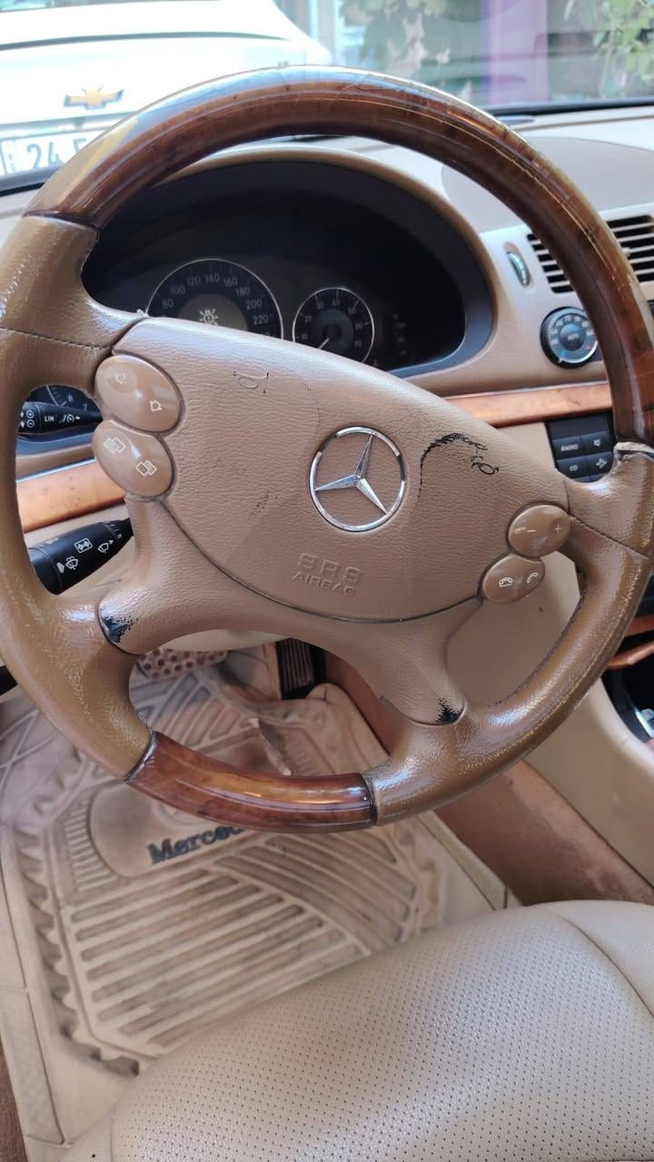 E 350 للبيع
موديل 2008 
فول مواصفات 
سيارة صبغ عام 
السيارة داخل خارج كلش نظيفة 
مكاني بغداد الدورة 
معروضه 150 ورقه 
بأسمي 
***********
