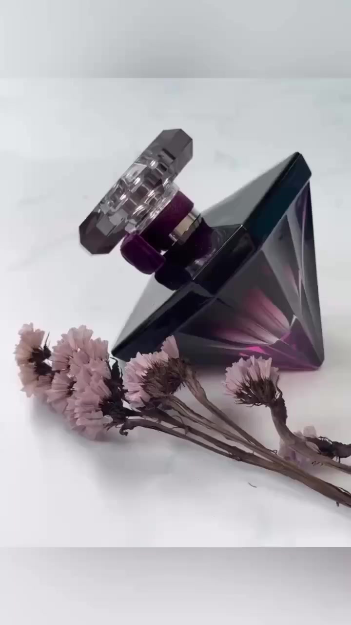 ✨ عطر الأنوثة الغامضة ✨
La Nuit Trésor من Lancôme 🌹🖤

عطر فخم يخطف القلوب من أول رشّة 😍
ريحة دافئة، ناعمة ومغرية تخلي حضورچ ما يننسي 💫

💎 مناسب للسهرات والمناسبات الخاصة
💎 ثبات وفوحان عالي يدوم ساعات
💎 لمسة أنوثة راقية بكل تفصيلة

إذا تحبين التميّز والغموض… هذا العطر إلك 👑
المنشأ فرنسا 🇫🇷 
الحجم 100ml


**إذا كنت صاحب هذا الإعلان وتريد حذفه لأي سبب، رجاءا أرسل رسالة إلى الدعم الفني**