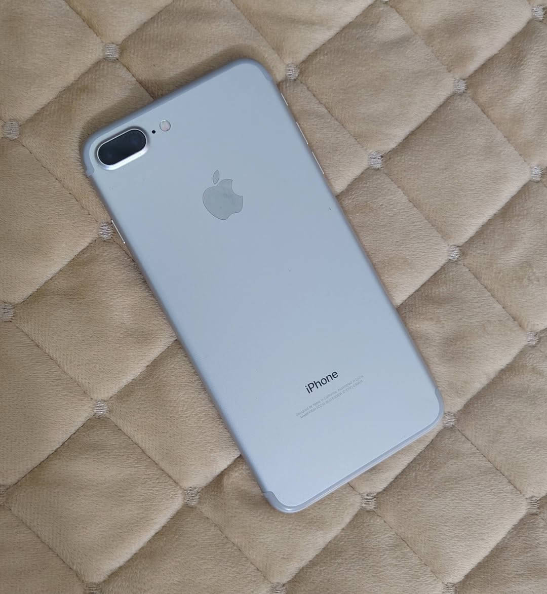 جهاز ايفون 7 بلاص نموذج M اصلي نضيف ومكفول
ذاكره 128
نسبت بطاريته 69
ويا شاحنه فقط
سعره 135 وبي مجال قليل 
شراي خل يتصل ***********
