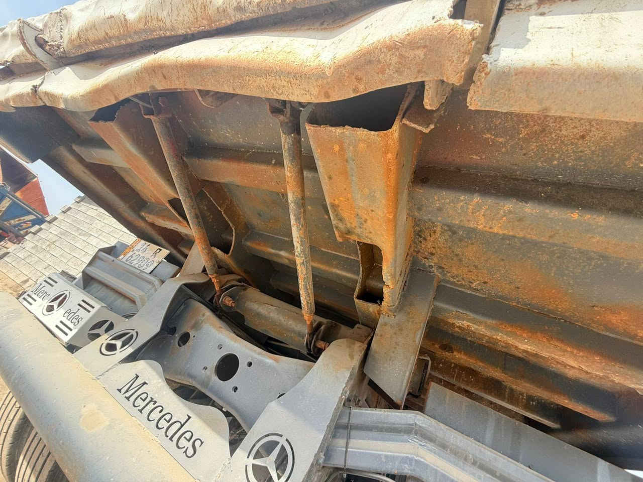 للبيع بدي طول 5/60 بدون ونج مكان البصره ***********
