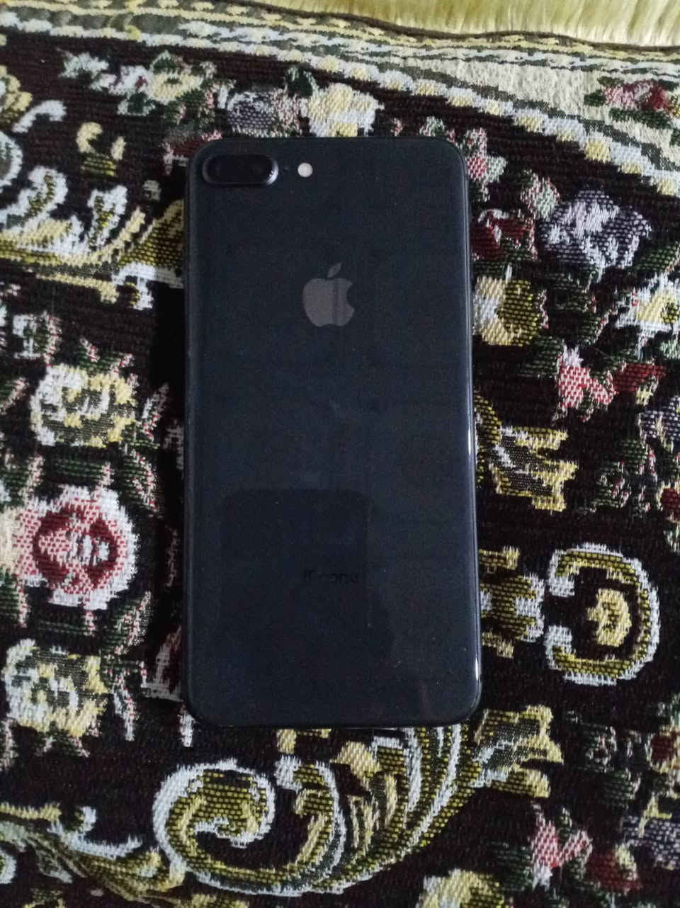 سلام عليكم ايفون 8بلاص جديد احل من بل صوره كامرته رقم واحد فوال بطيارته80 سعر 140 شراي انتصال عل رقم *********** راسلن عل واتساب
