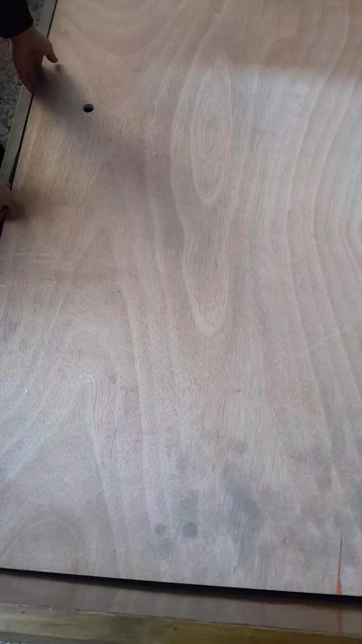 يوجد غرفه صاج نضيفه والجربايه مخزن سعره ٨٠٠


**إذا كنت صاحب هذا الإعلان وتريد حذفه لأي سبب، رجاءا أرسل رسالة إلى الدعم الفني**