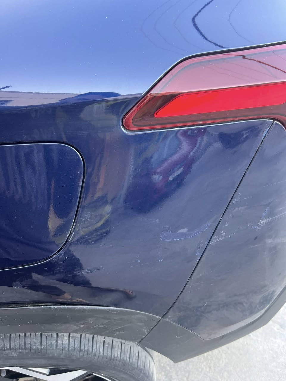 السلام عليكم 
KIA SELTOS 2024
فول موصفات ماشيه 16.000 ألف ميل
سيارة بدون ارقام دخول جديد  مكينة 2000دوش
موصفات
1-تشغيل عن بعد
2-شاشه متصل 
3-كامره وحساسات 
4-اشاير بالمري رادار بالمري
5-فور ويل
6-تدفئة بالكشنات 
7-كرسي كهربائي
8-قطعتين تبريد خلفي امامي
9-شحن واير ليس
10-بصمة تشغيل وبصمة ابواب
حادث جاملغ خلفي يسار بدون صبغ مصلح بارد
سياره بدون ايرباكاتها كلهن سليمات السعر 177 وبيها مجال مكان سيارة بغداد ***********
